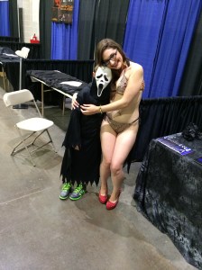 Model/Actress Sarah Michelle with a young Scream fan.