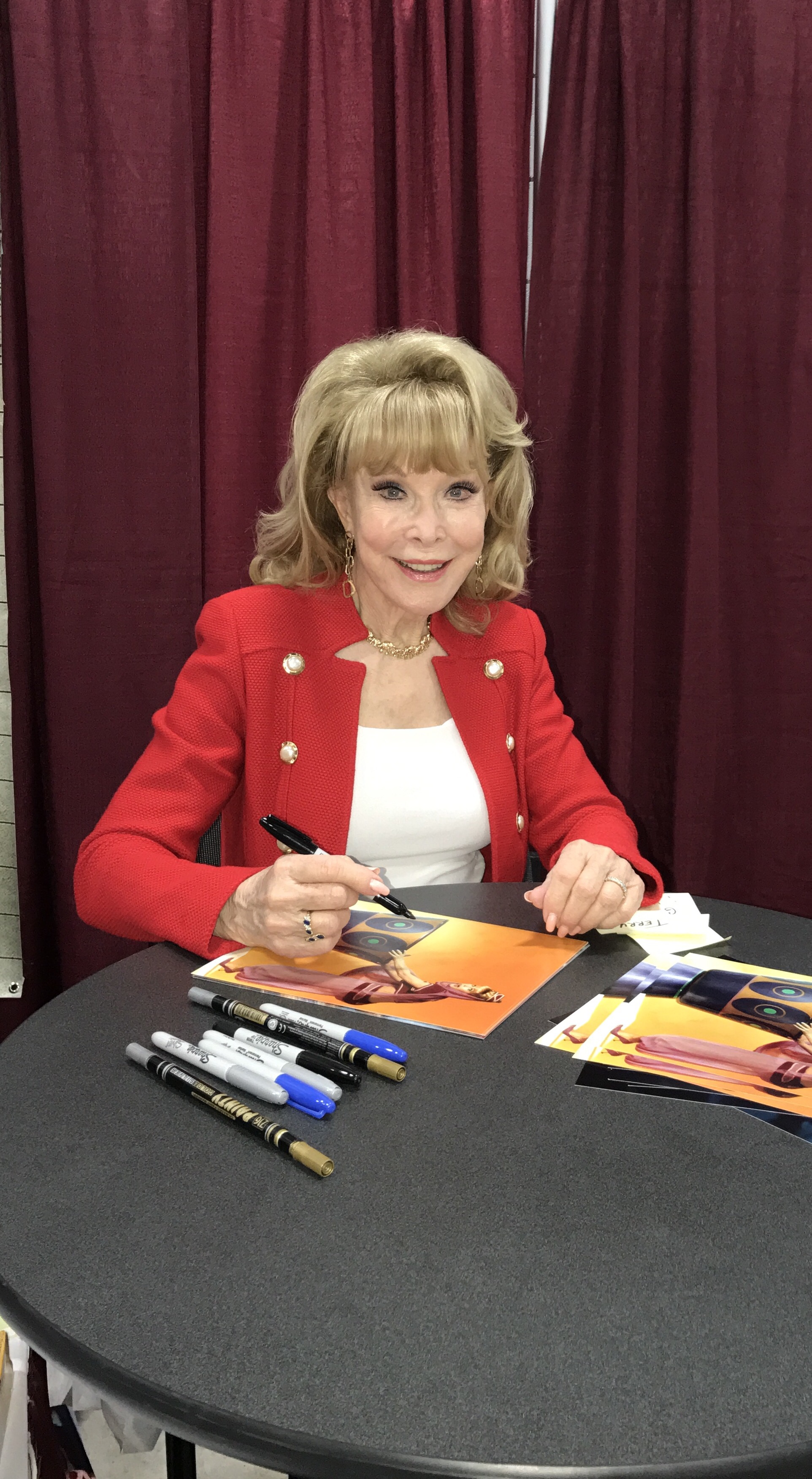 Barbara Eden (I Dream of Jeannie).